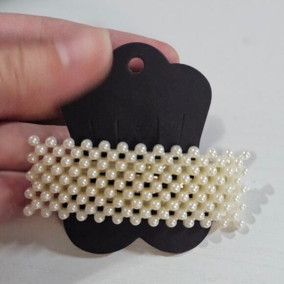 Contemporary Preppy White Faux Pearl Geometric Rectangle Hair Clip Barette - Picture 4 of 7